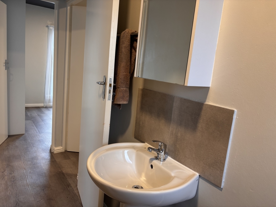 To Let 2 Bedroom Property for Rent in Muizenberg Western Cape